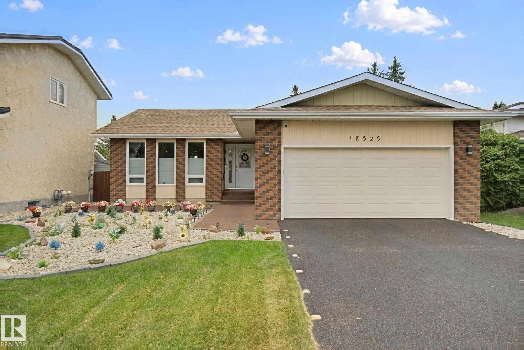 Photo for MLS®# E4510768 - home for sale at 18525 86a Avenue Northwest, Aldergrove, Edmonton AB