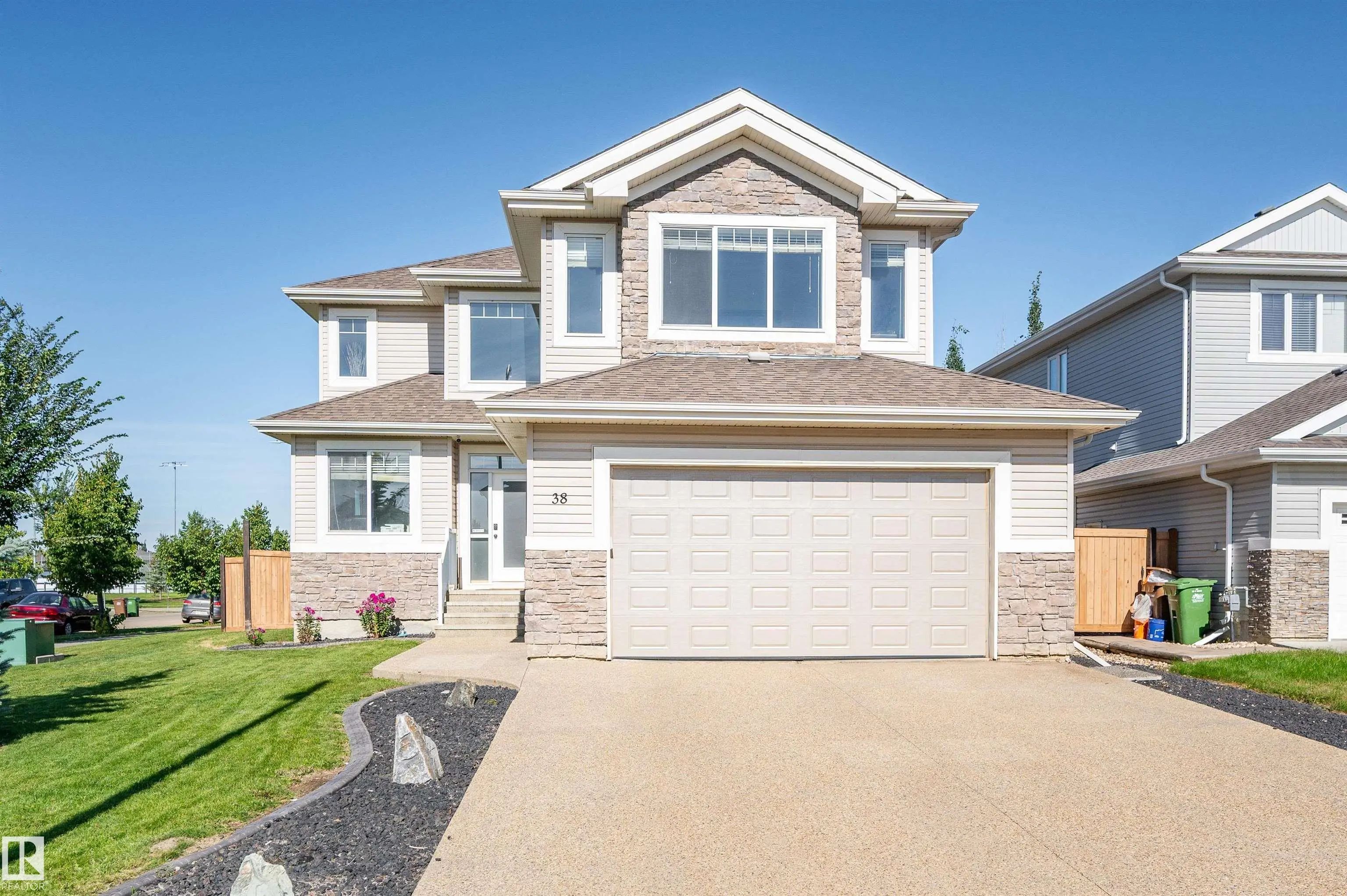 Single Family Home for Sale in St. Albert, AB