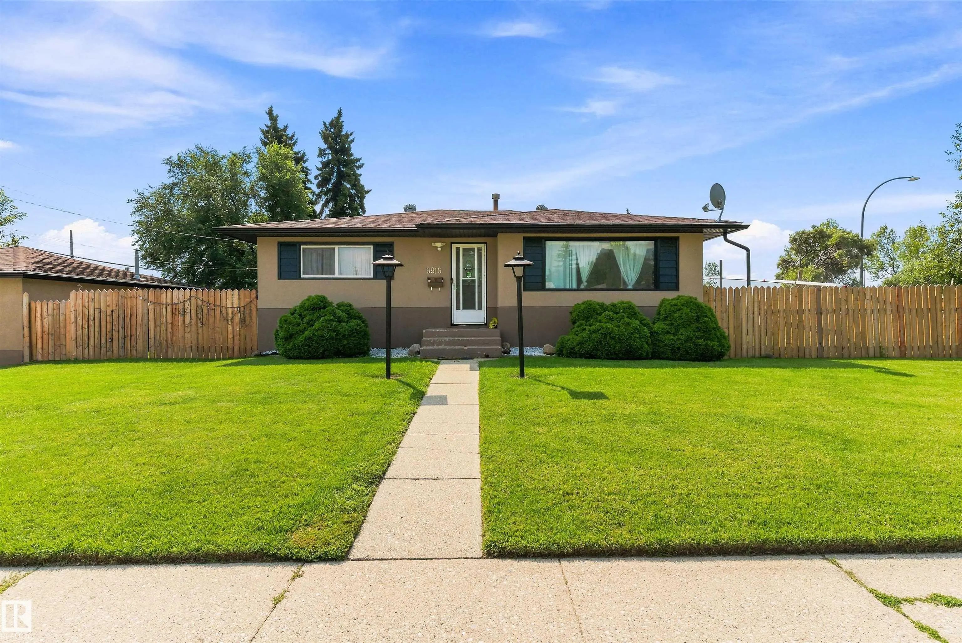 Photo of Listing #E4504146