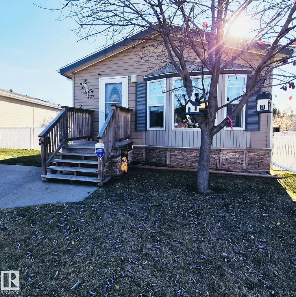 245 Oak Wood Drive, Edmonton