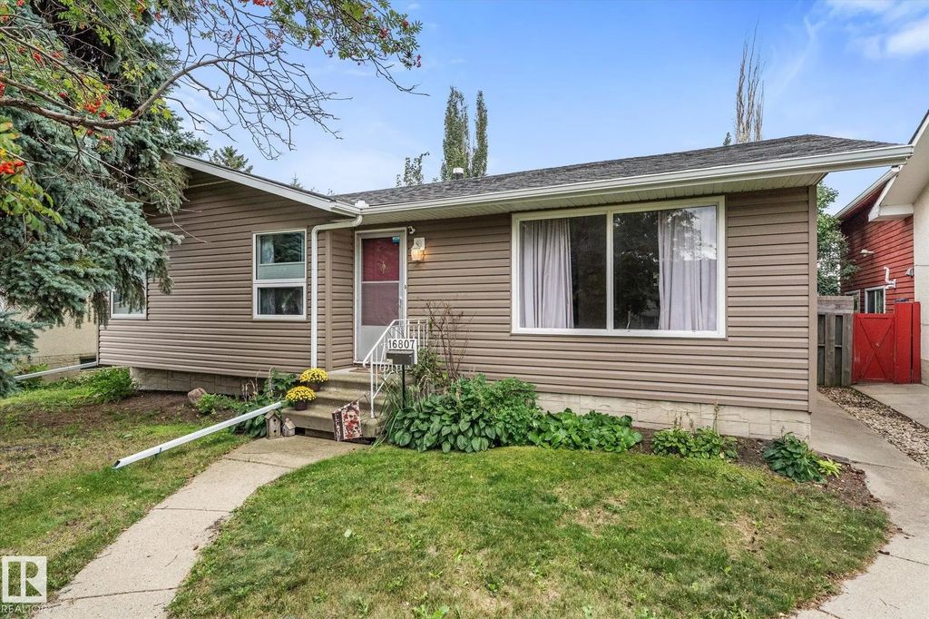 16807 98 Avenue, Edmonton