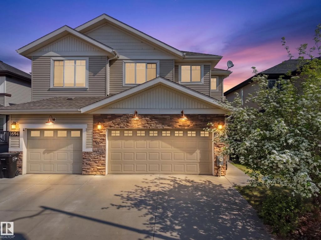 1692 Cunningham Way, Edmonton