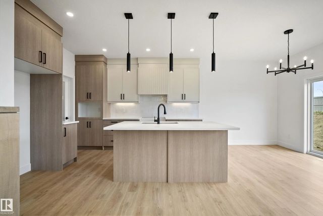 8533 223a Street Nw, Edmonton