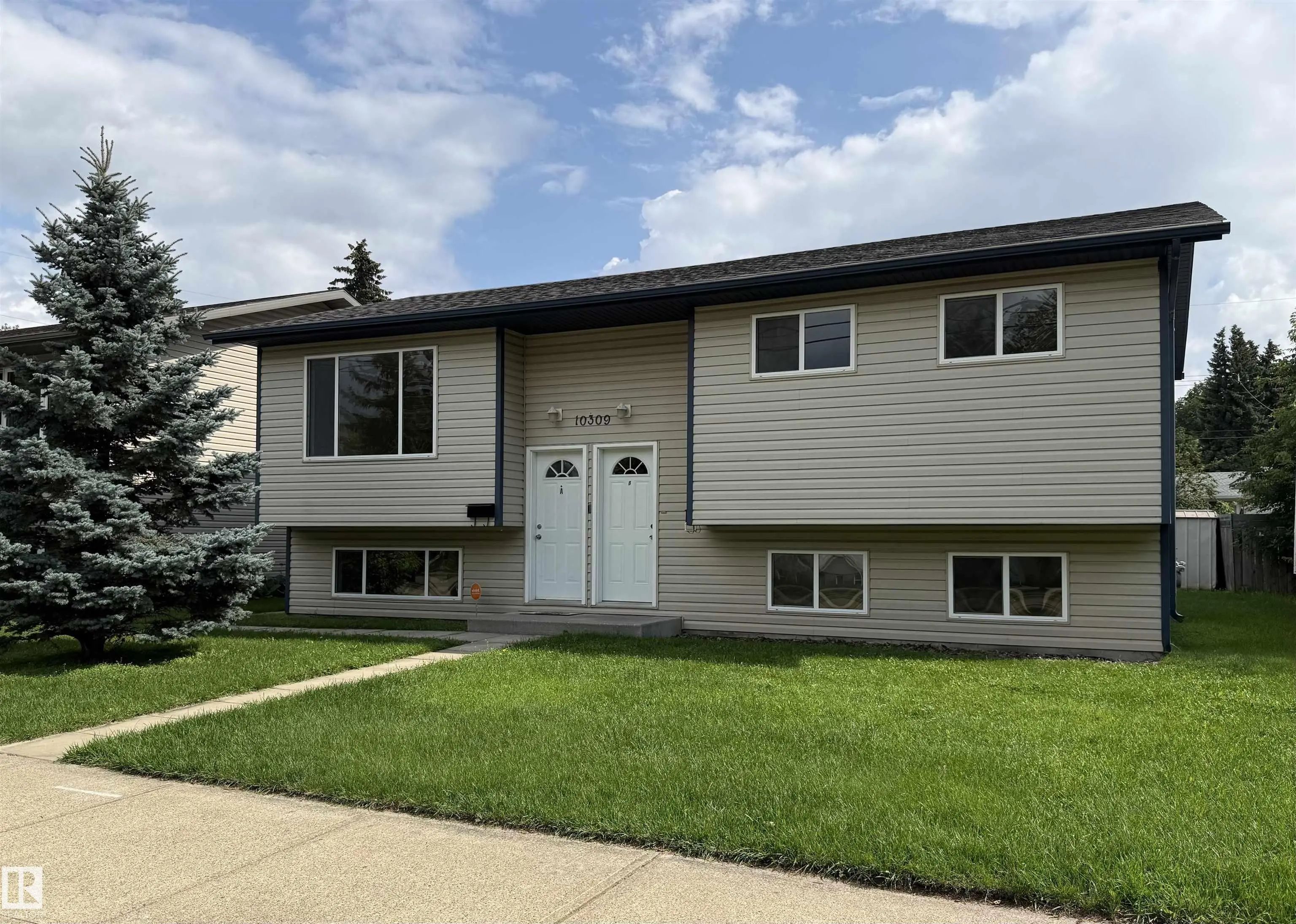 Photo for MLS®# E4504784 - home for sale at 10309a & 10309b 98 Avenue, Old Fort Saskatchewan, Fort Saskatchewan AB