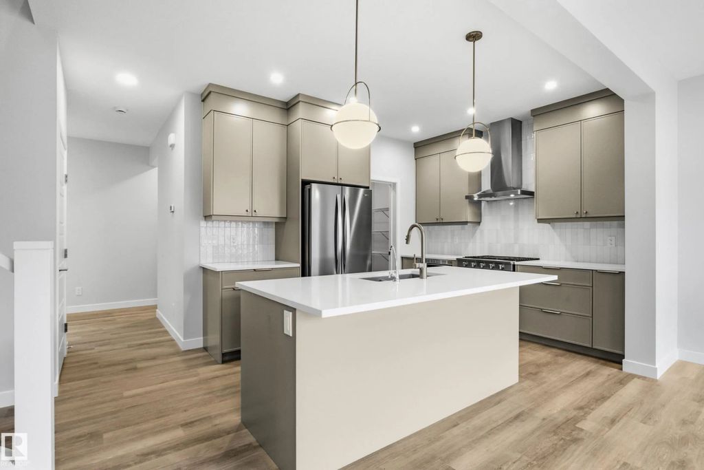 2372 Muckleplum Way, Edmonton