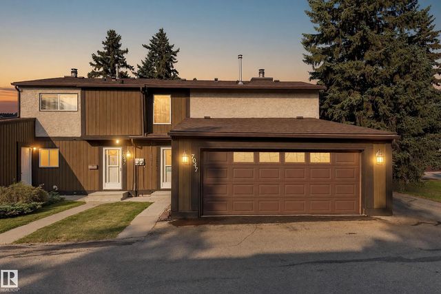 Photo for MLS®# E4509618 - home for sale at 7047 32 Avenue Northwest, Kameyosek, Edmonton AB