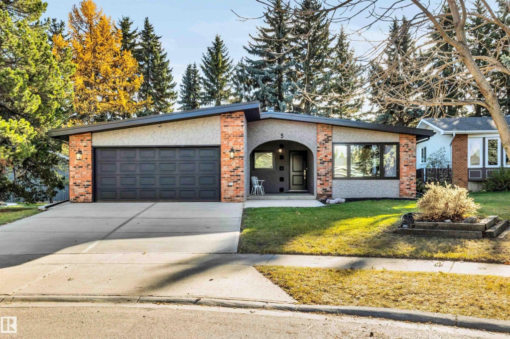 5 Gilchrist Place, St. Albert