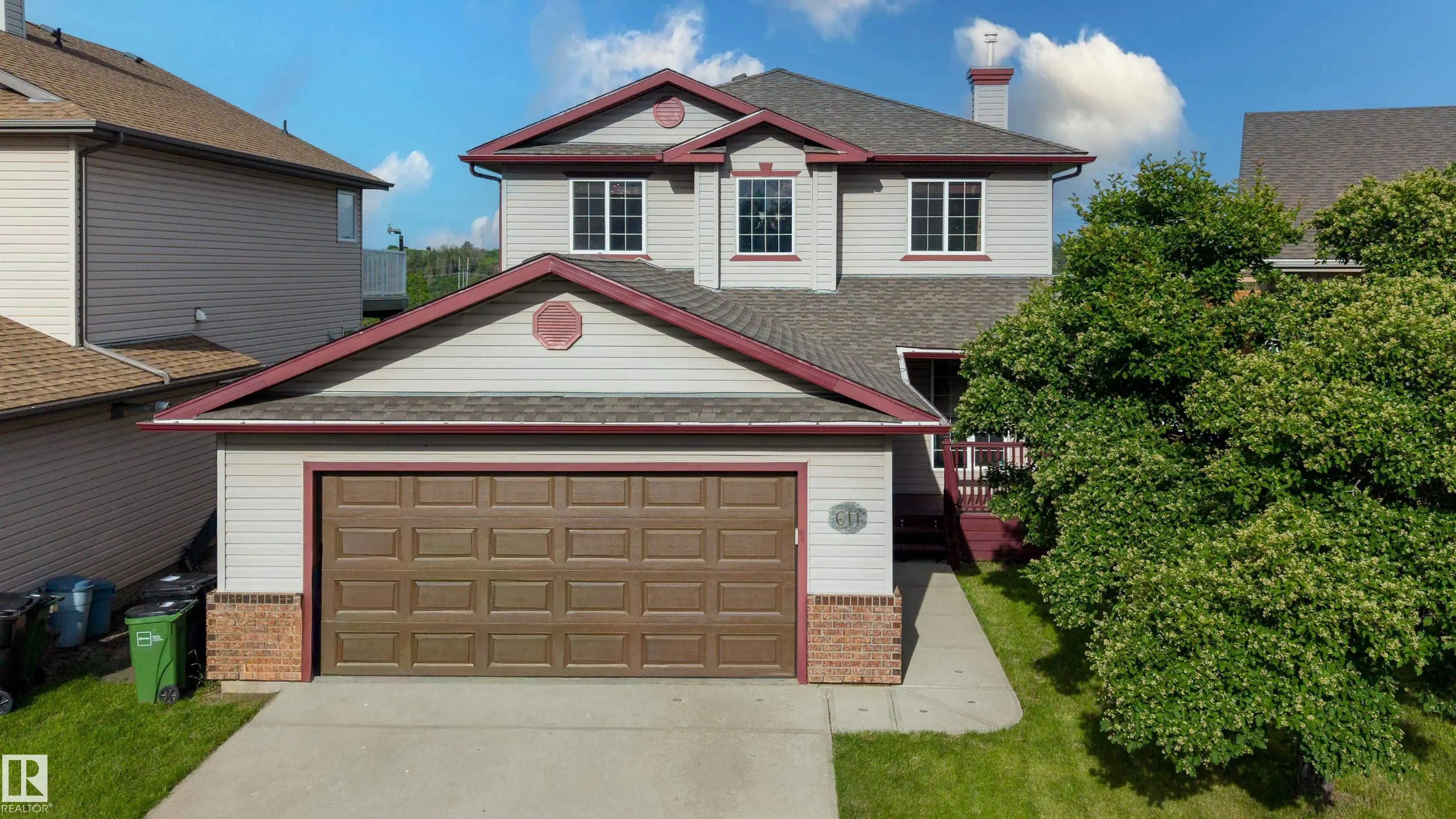 Photo for MLS®# E4496593 - home for sale at 611 Hooke Court Northwest, Canon Ridge, Edmonton AB