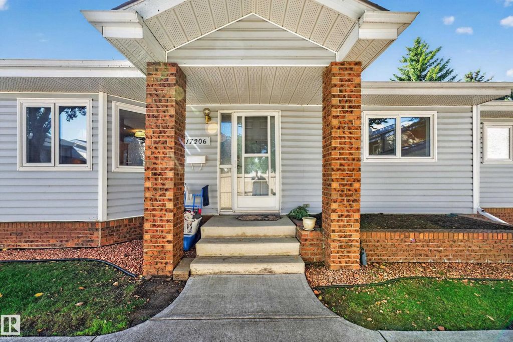 17206 Callingwood Road, Edmonton
