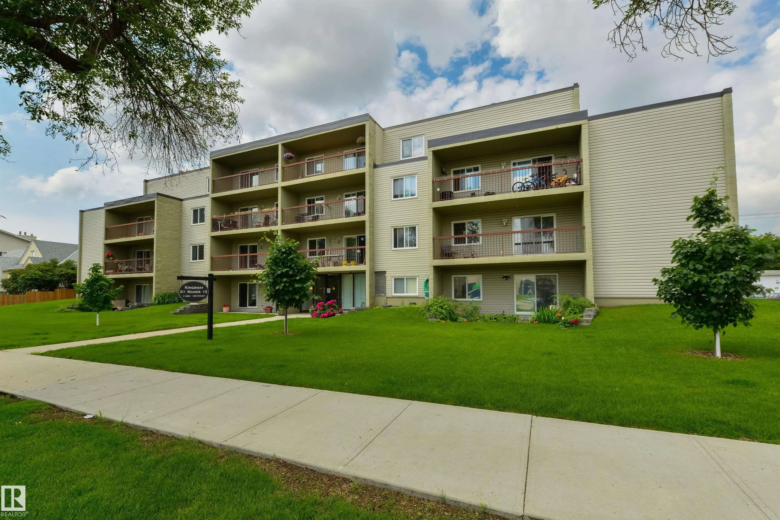 Photo for MLS®# E4498783 - home for sale at 401 11026 106 Street Northwest, Central Mcdougall, Edmonton AB