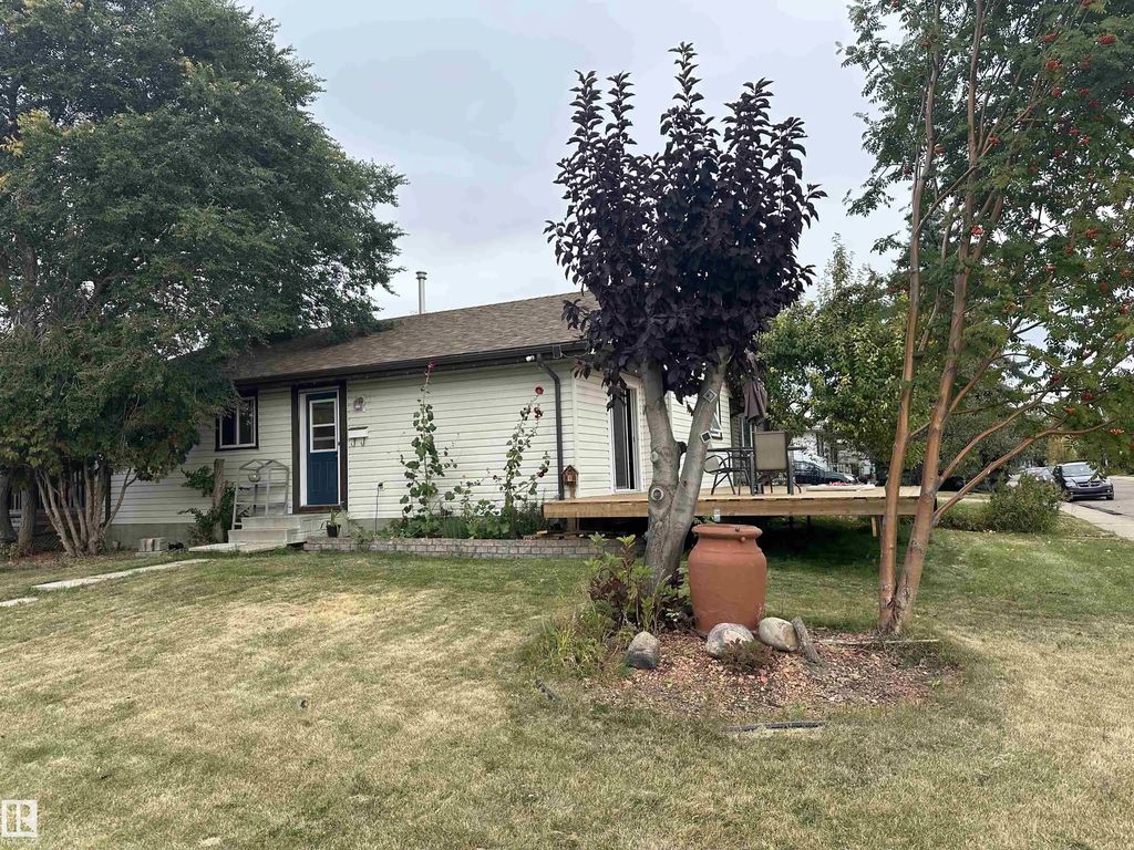 2104 145 Avenue, Edmonton