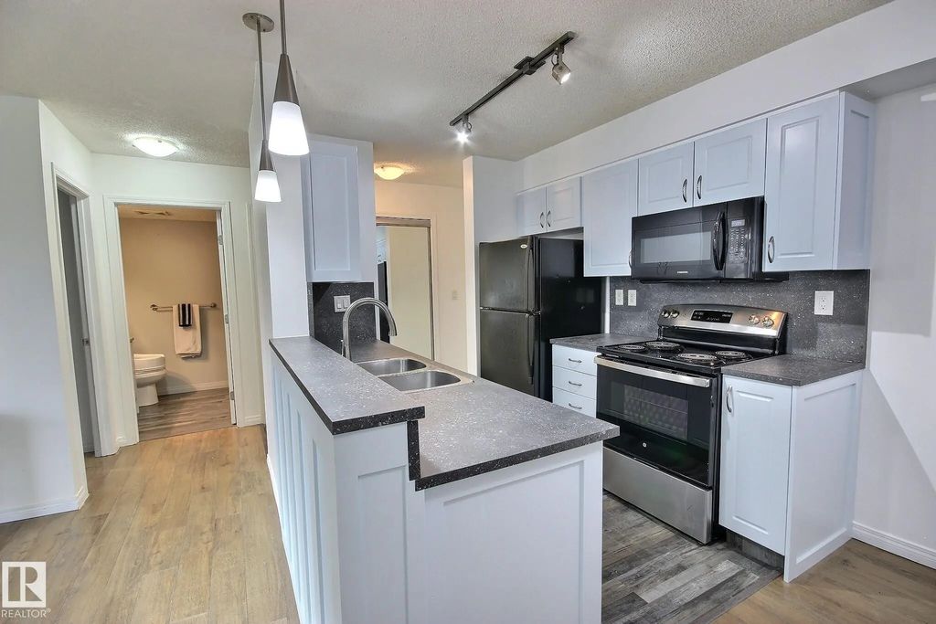 105 13907 136 Street, Edmonton