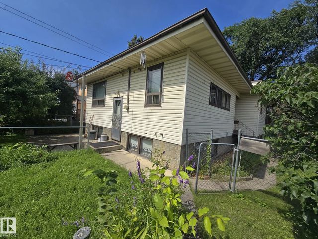 9839 81 Avenue Nw, Edmonton