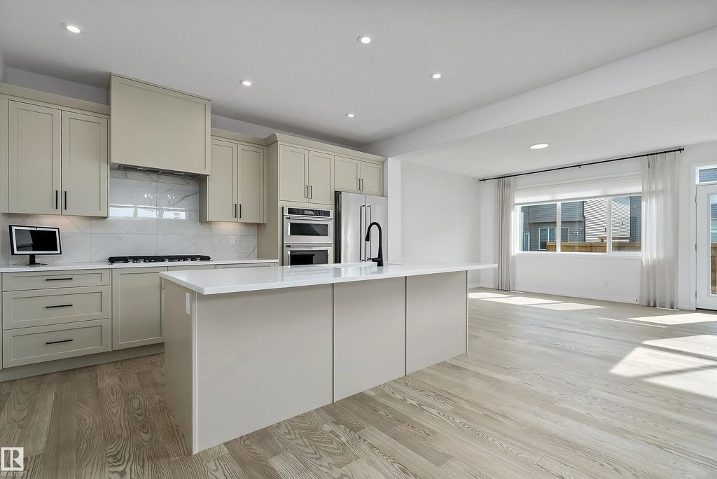 3249 Dixon Way, Edmonton