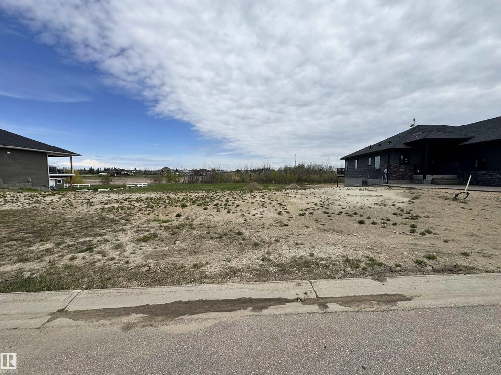 14 Whitetail Point(e), Mundare