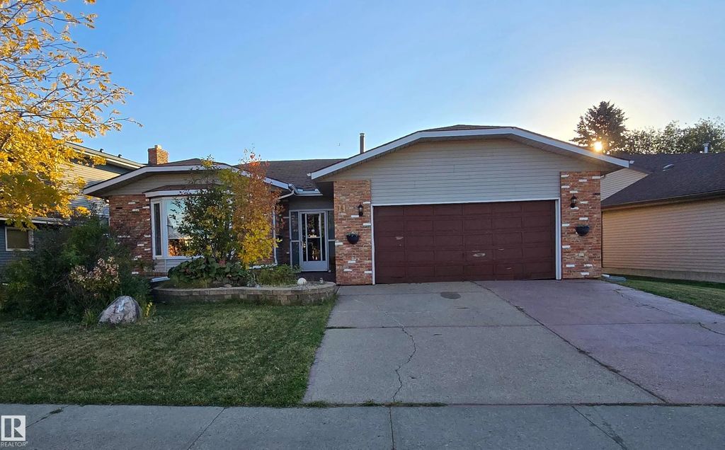 11 Howson Crescent, Edmonton