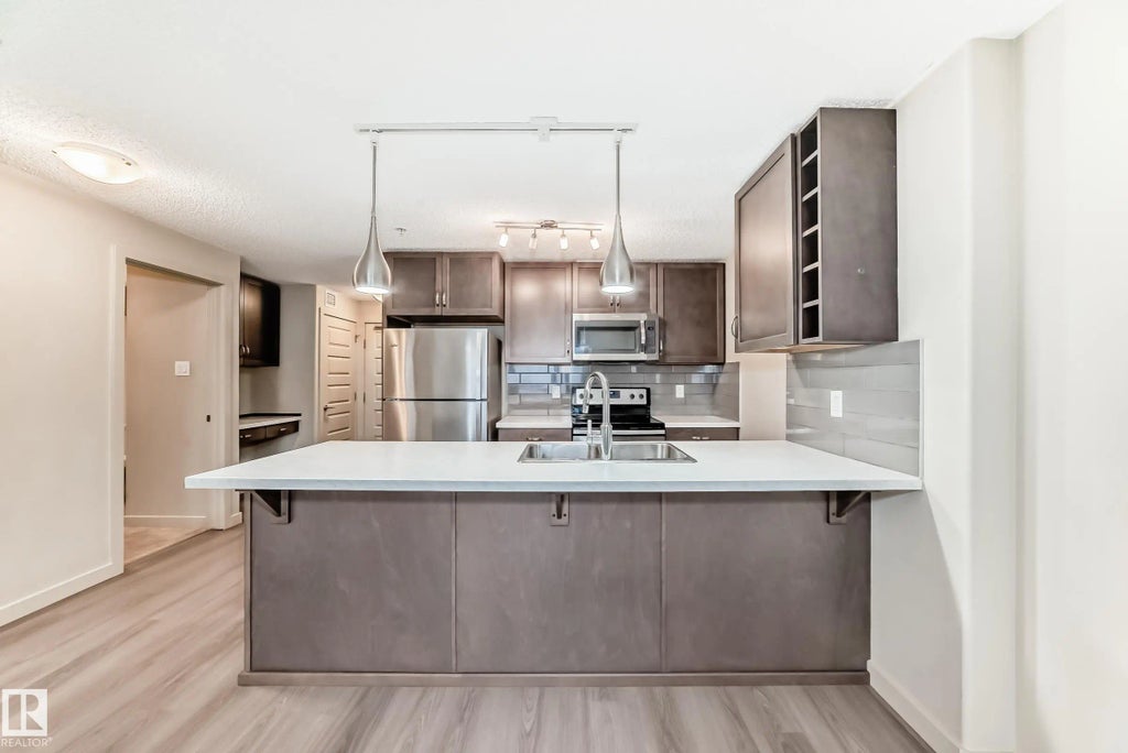 303 4008 Savaryn Drive, Edmonton