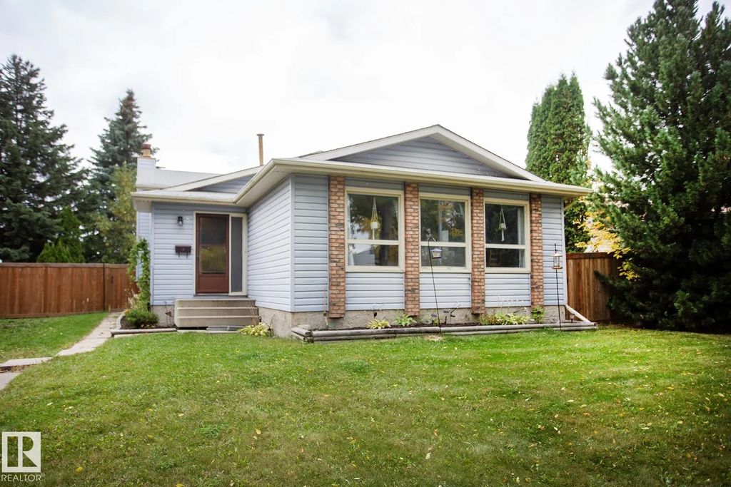 8 Ash Crescent, St. Albert
