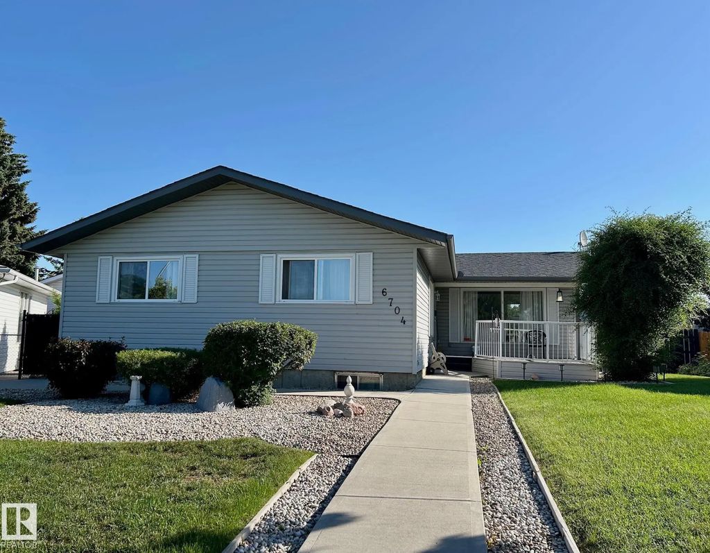 6704 152a Avenue, Edmonton