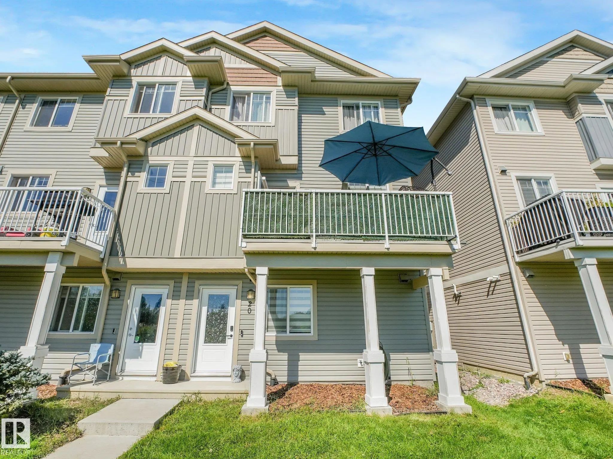 Photo for MLS®# E4504838 - home for sale at 20 13139 205 Street Northwest, Trumpeter Area, Edmonton AB
