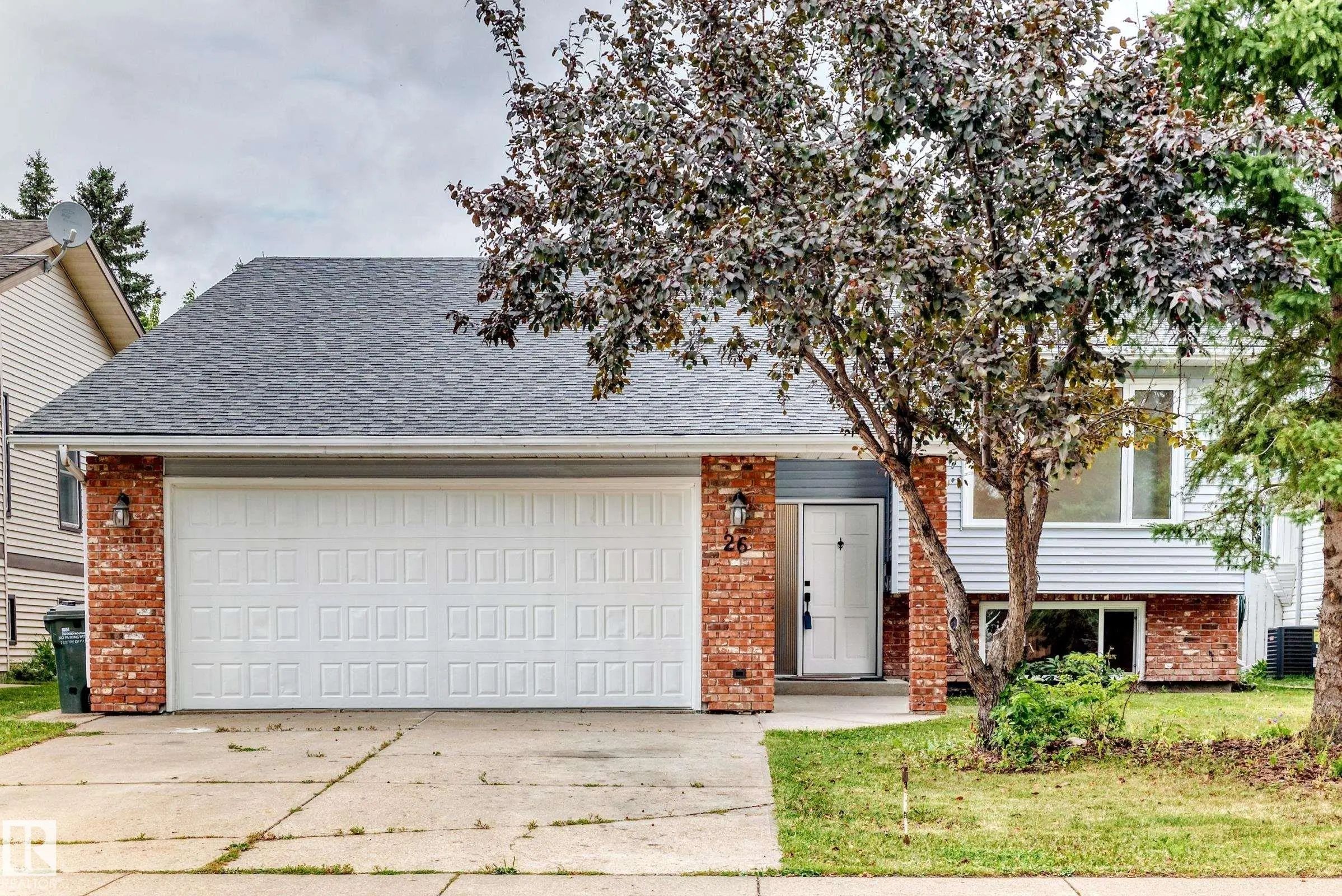 Sherwood Park Home for Sale: Single Family Listing in Nottingham