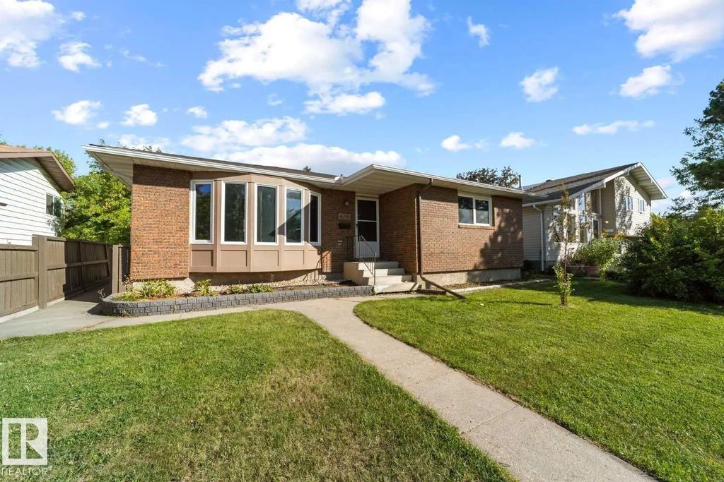 6218 34a Avenue, Edmonton