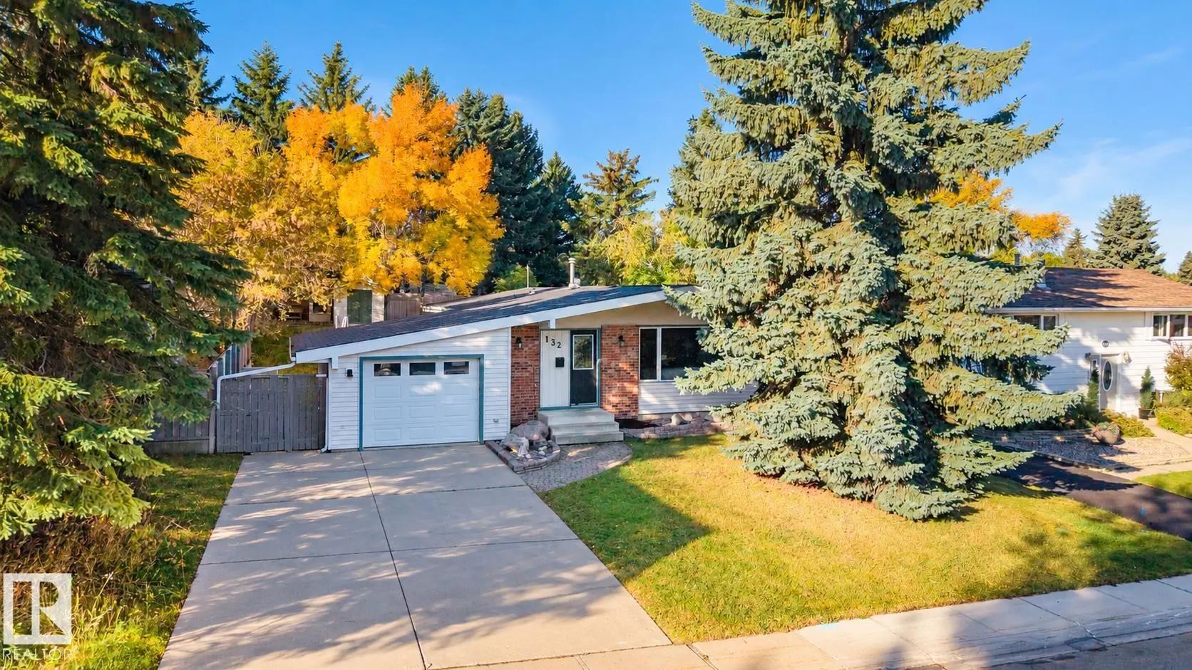 Sherwood Park Home for Sale: Single Family Listing in Glen Allan