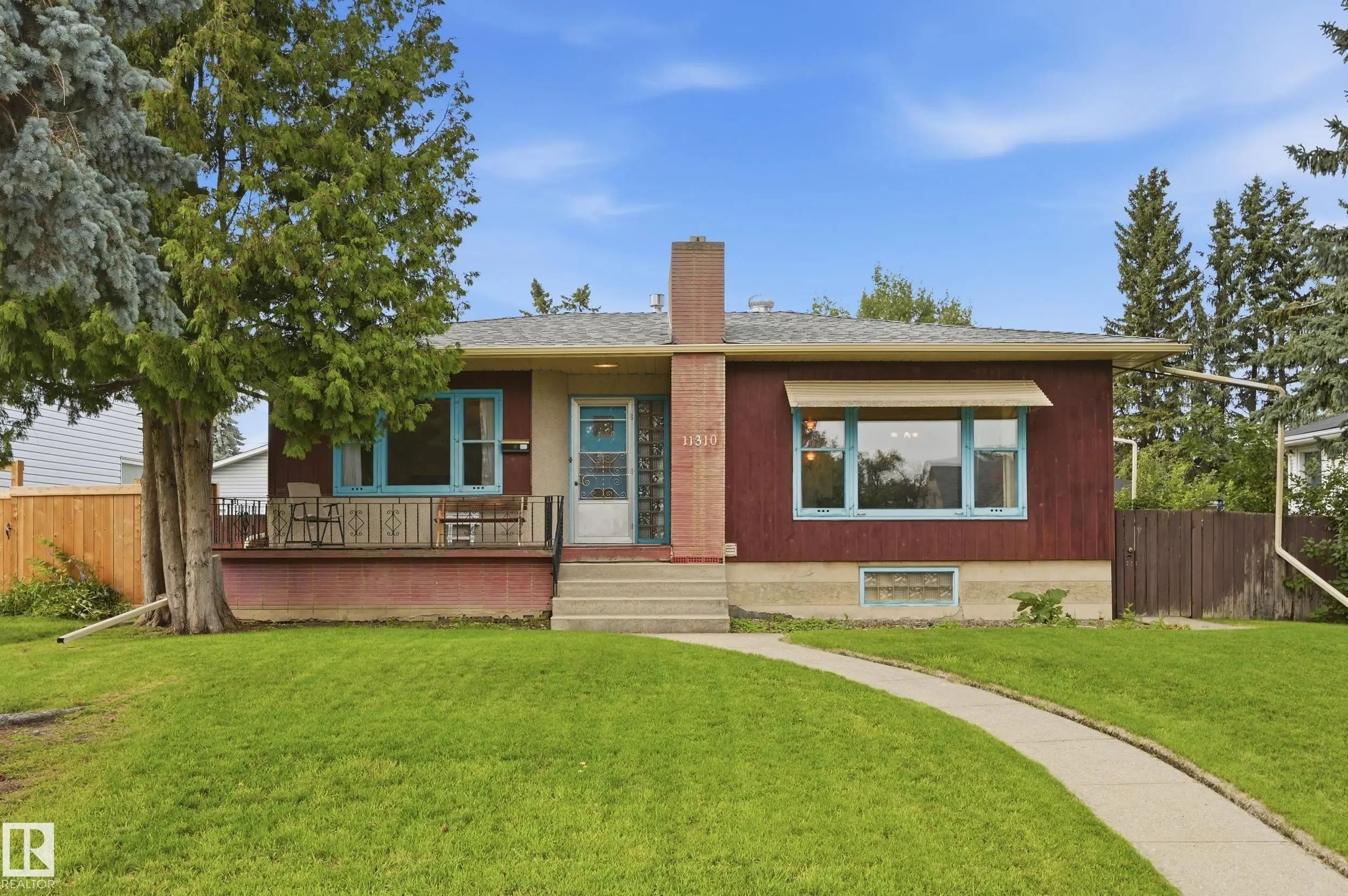 Photo for MLS®# E4503535 - home for sale at 11310 110 Avenue Northwest, Queen Mary Park, Edmonton AB