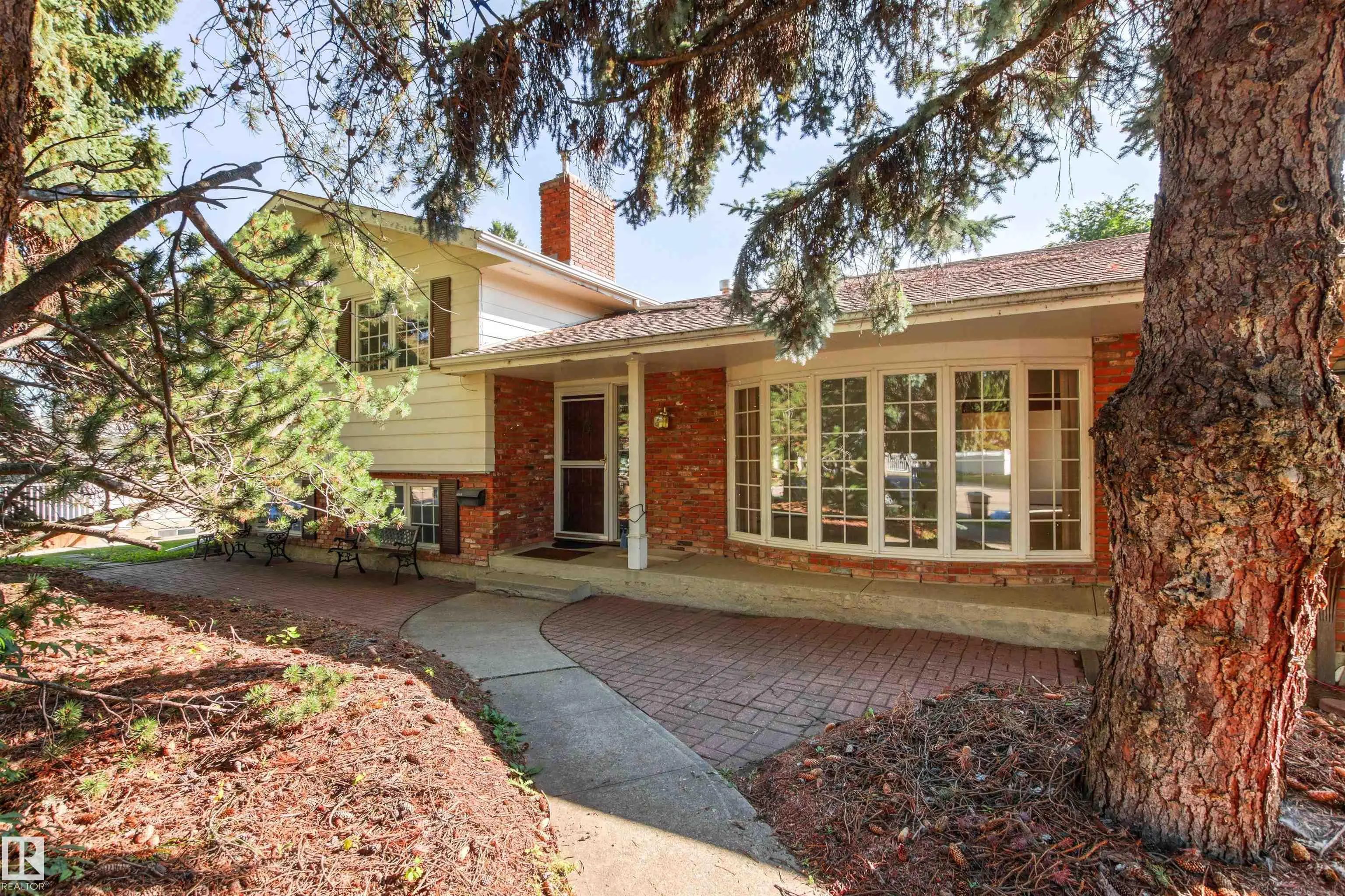 Real Estate Listing in Broxton Park, Spruce Grove