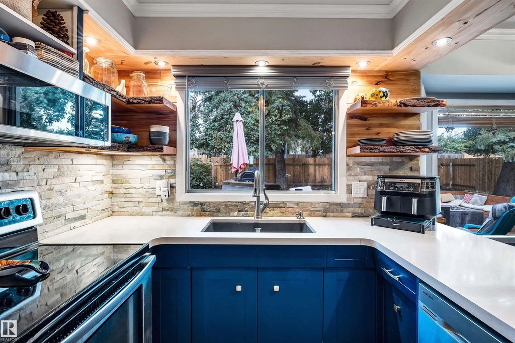 361 Lee Ridge Road, Edmonton