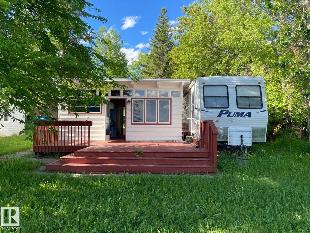 55 Lakeshore Drive, Rural Lac Ste. Anne County