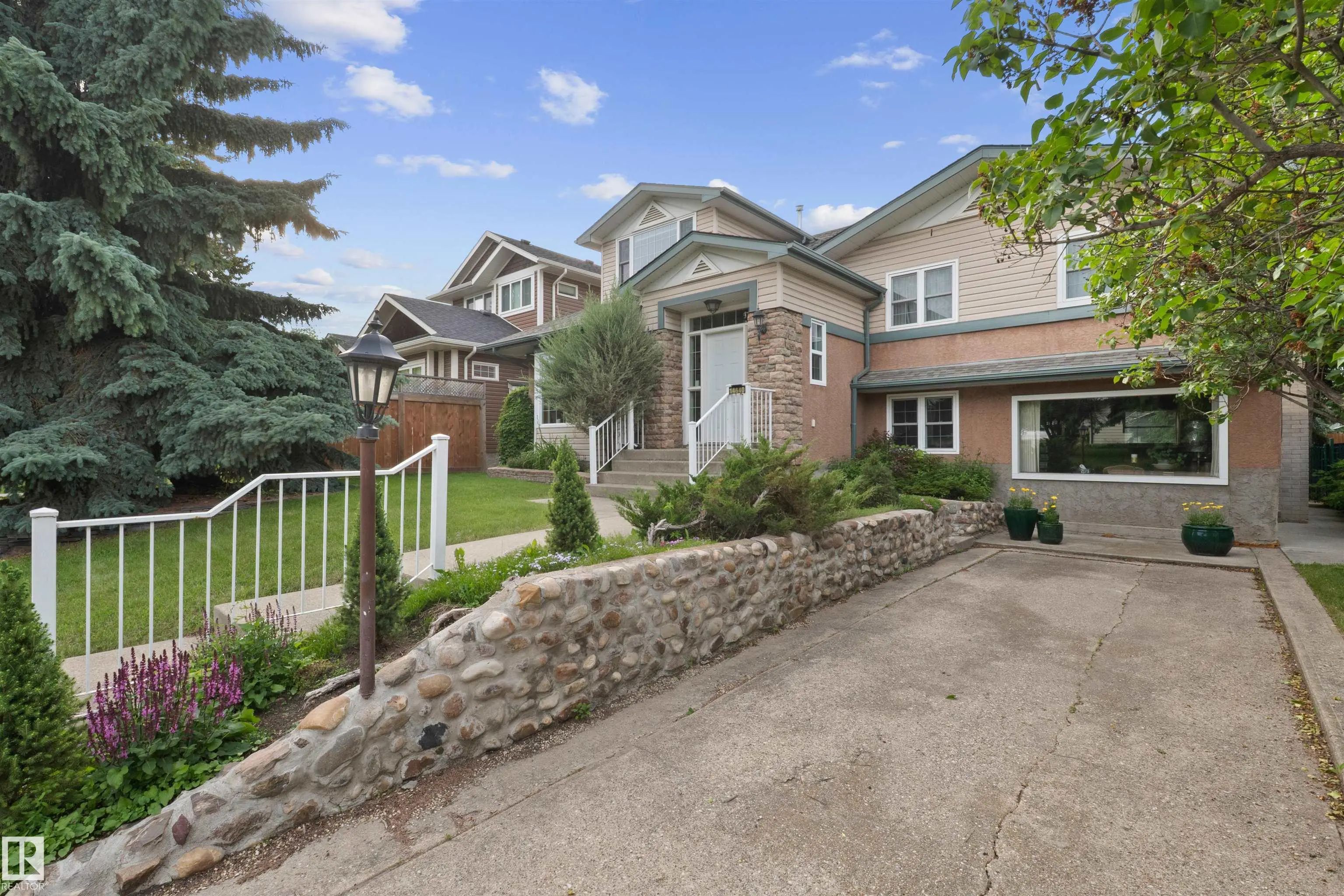 Photo for MLS®# E4506955 - home for sale at 14640 88 Avenue Northwest, Parkview, Edmonton AB