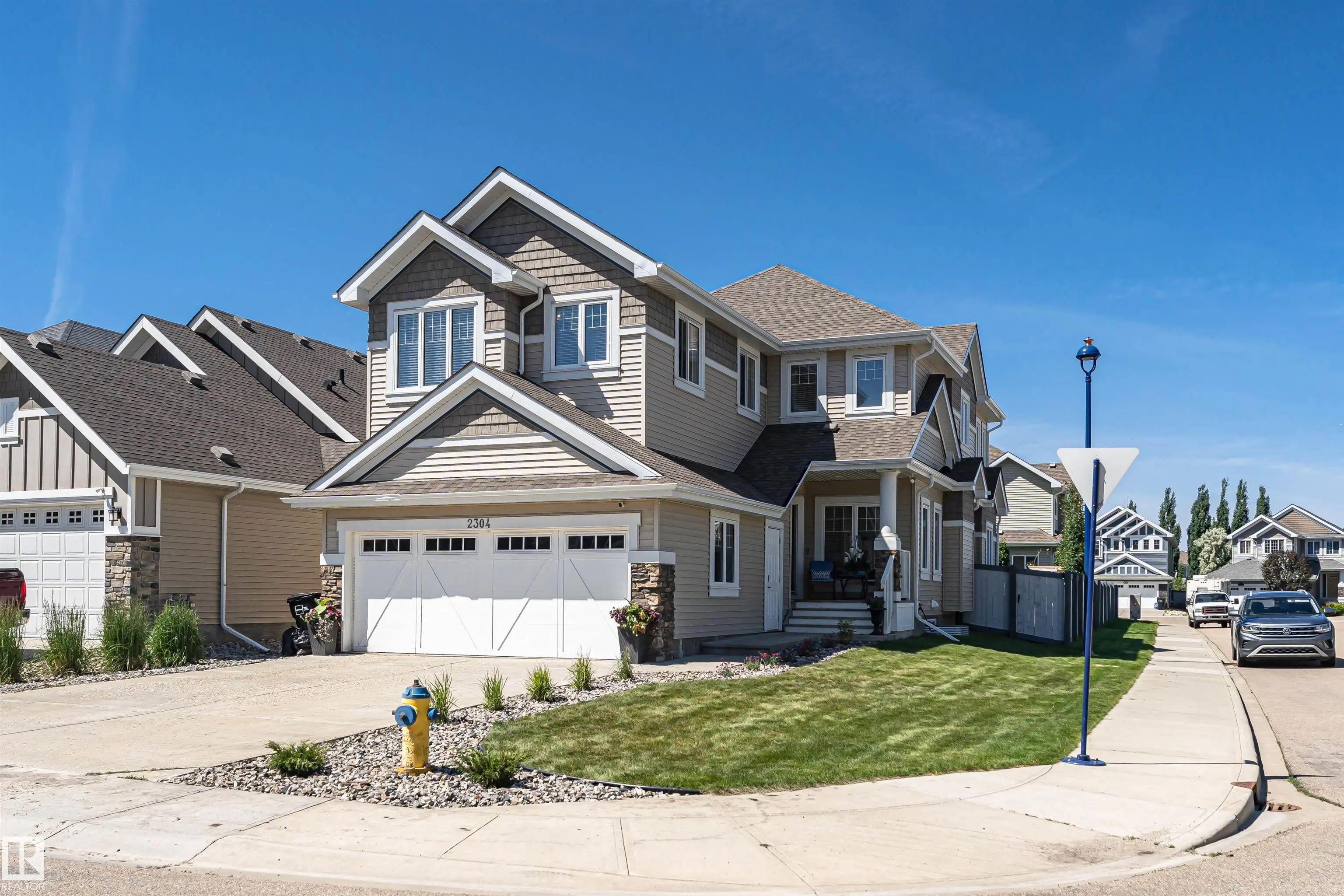 Home for Sale Located at 2304 89 Street Southwest, Edmonton, AB