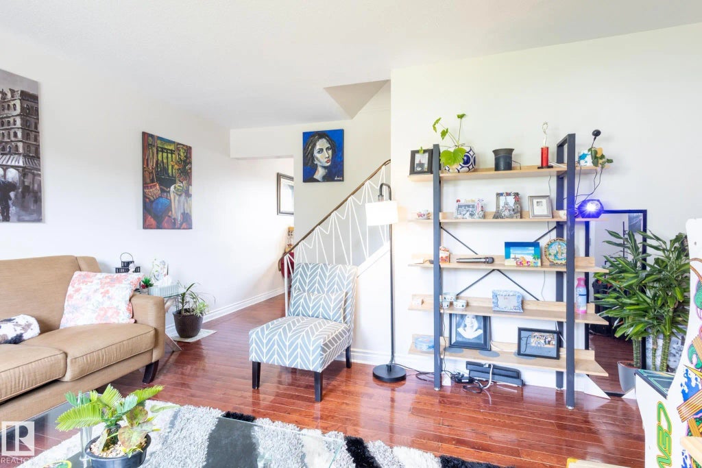 170 Mayfair Mews Mews, Edmonton