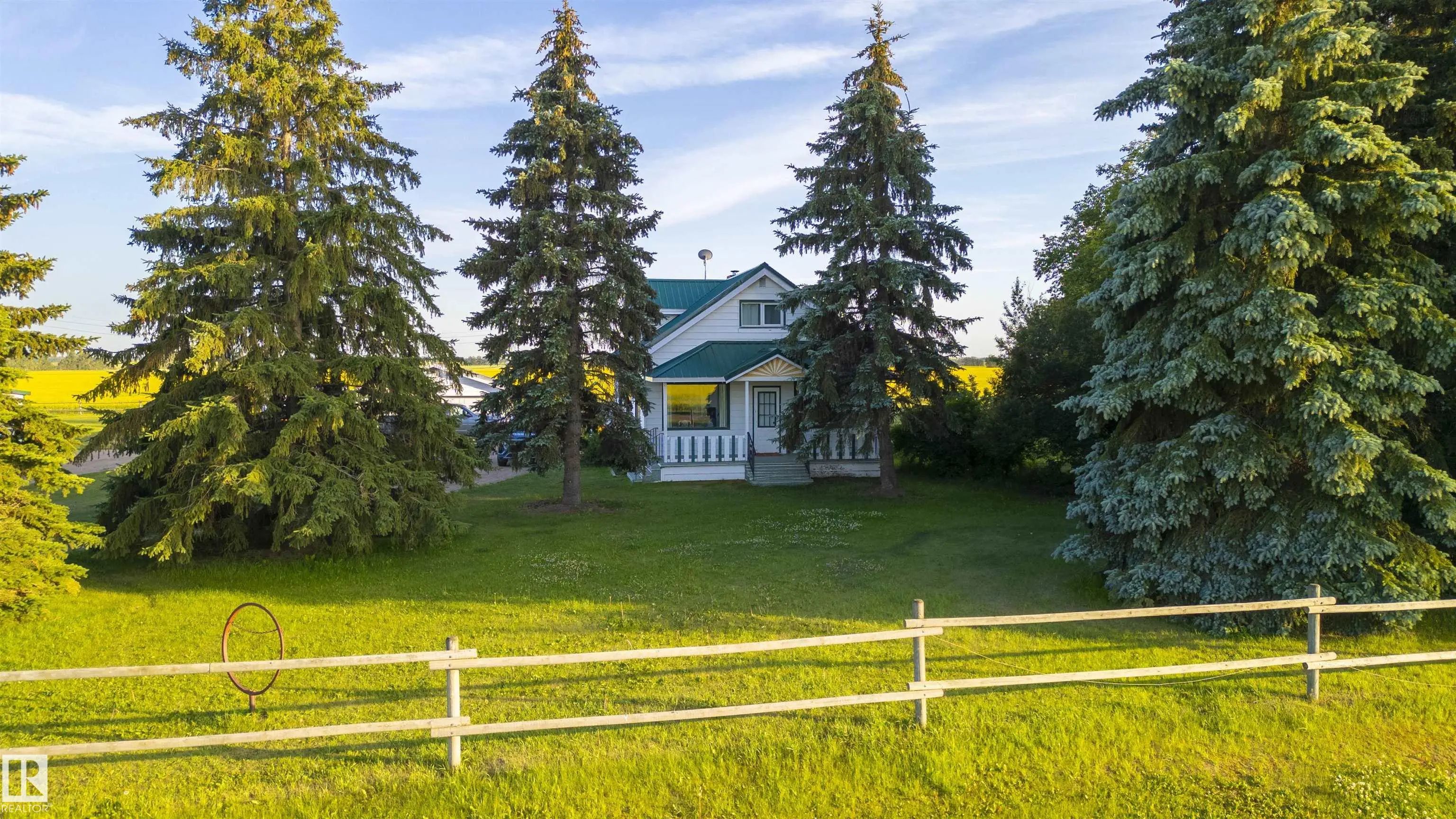 Photo for MLS®# E4493719 - home for sale at 24523 Twp Road 582, None, Rural Sturgeon County AB