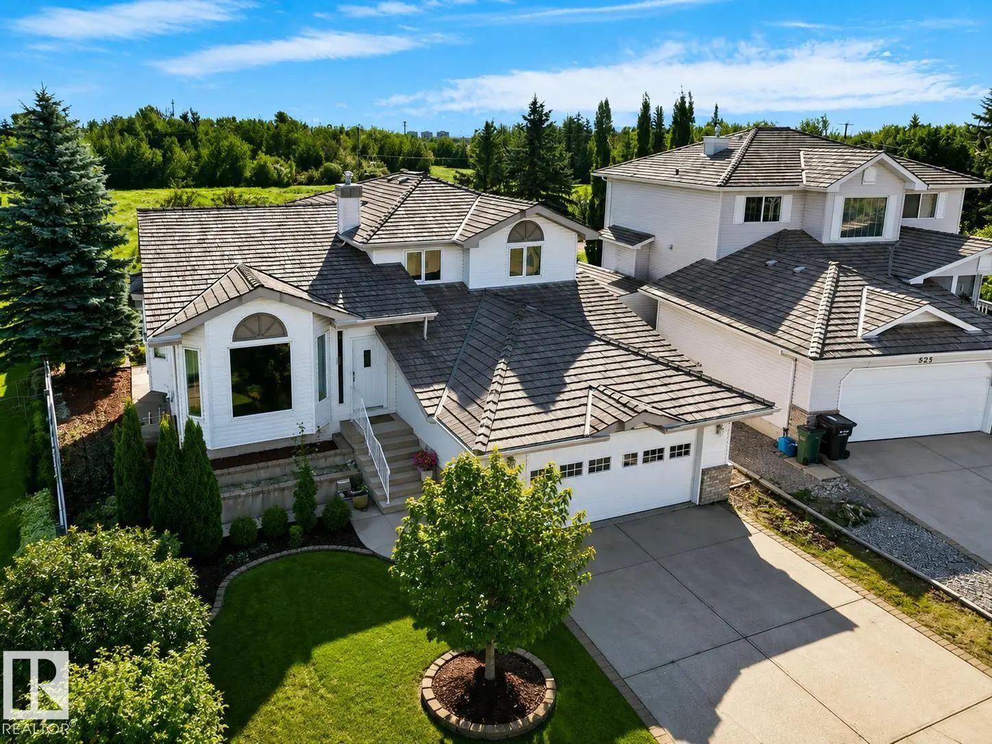 Photo for MLS®# E4507176 - home for sale at 535 Pardee Bay Northwest, Potter Greens, Edmonton AB