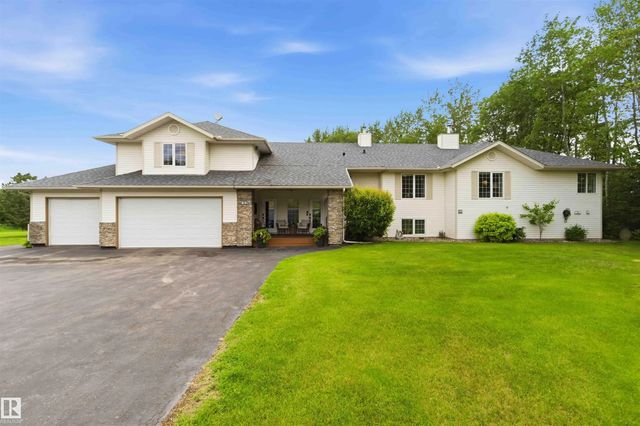 Photo for MLS®# E4503244 - home for sale at 60 56019 Rge Rd 230, Casa Vista, Rural Sturgeon County AB