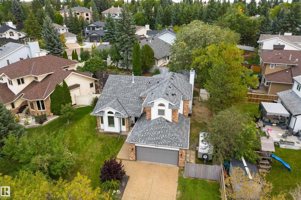 22 Kingsborough Court, St. Albert