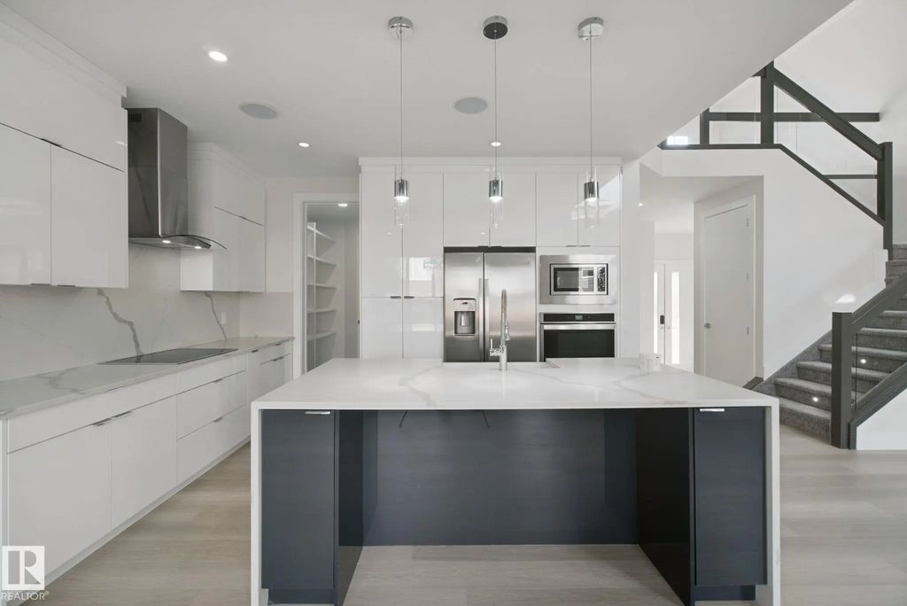 3699 Hummingbird Way, Edmonton