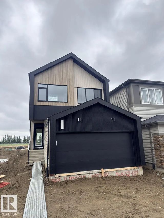 7387 Klapstein Crescent Sw, Edmonton