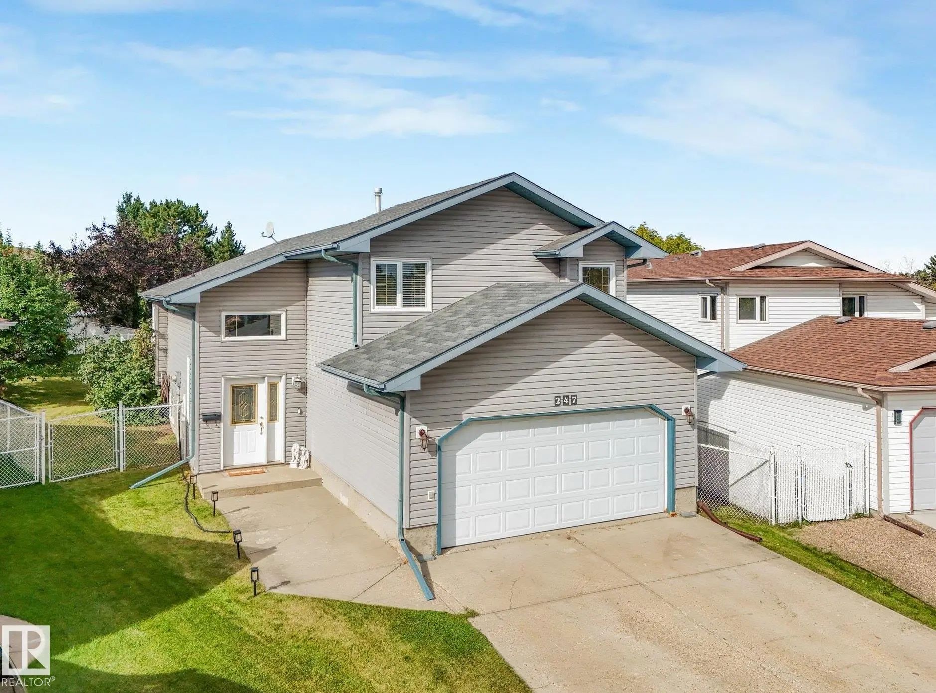 Edmonton Home for Sale: Single Family Listing in Overlanders