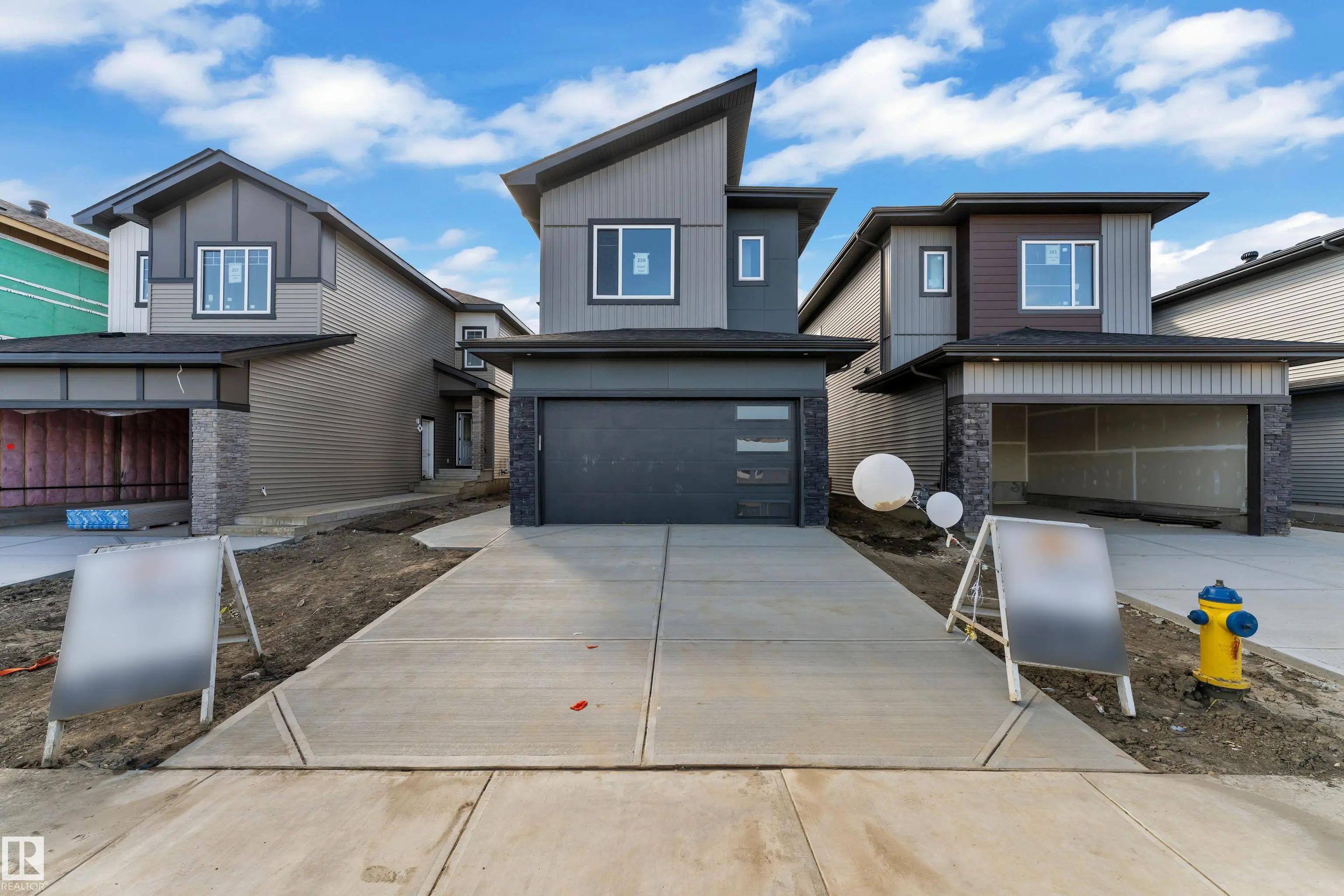 Leduc Home for Sale: Single Family Listing in Woodbend