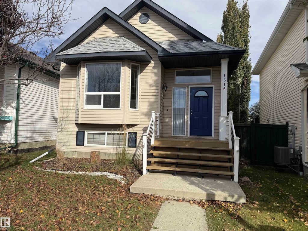 1316 Grant Way, Edmonton
