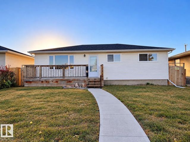 Home for Sale Located at 8914 162 Street Northwest, Edmonton, AB