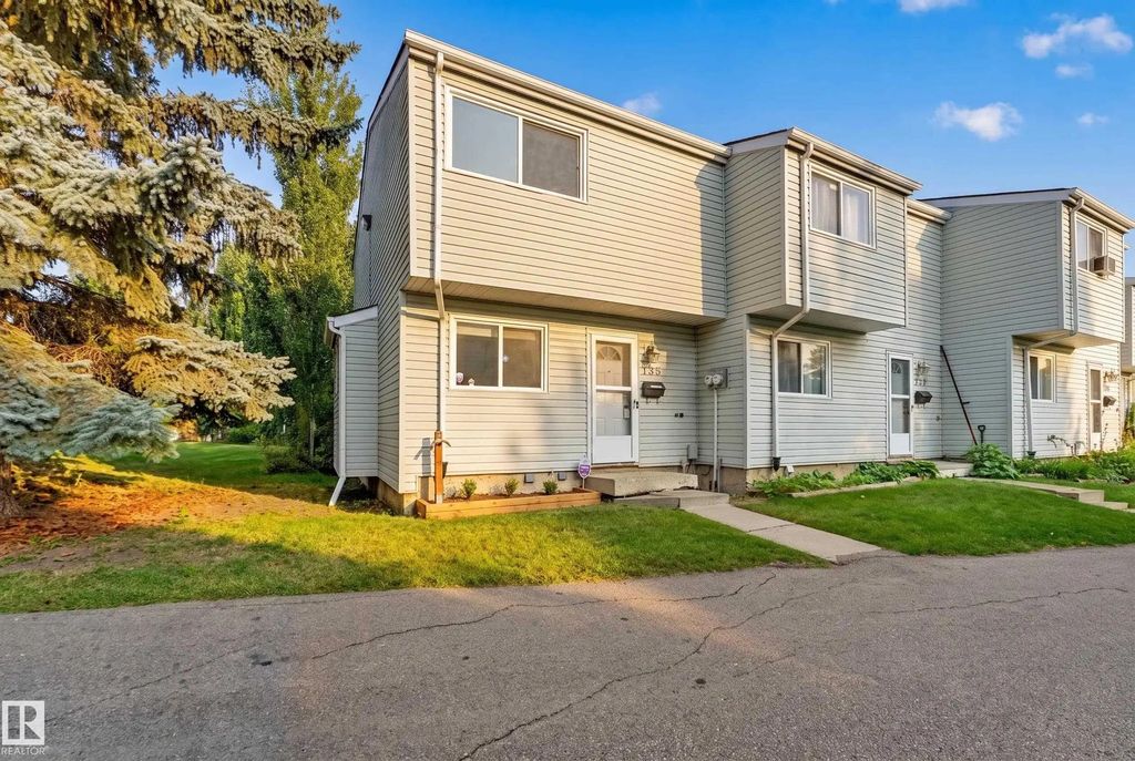 138 Dickinsfield Crest, Edmonton