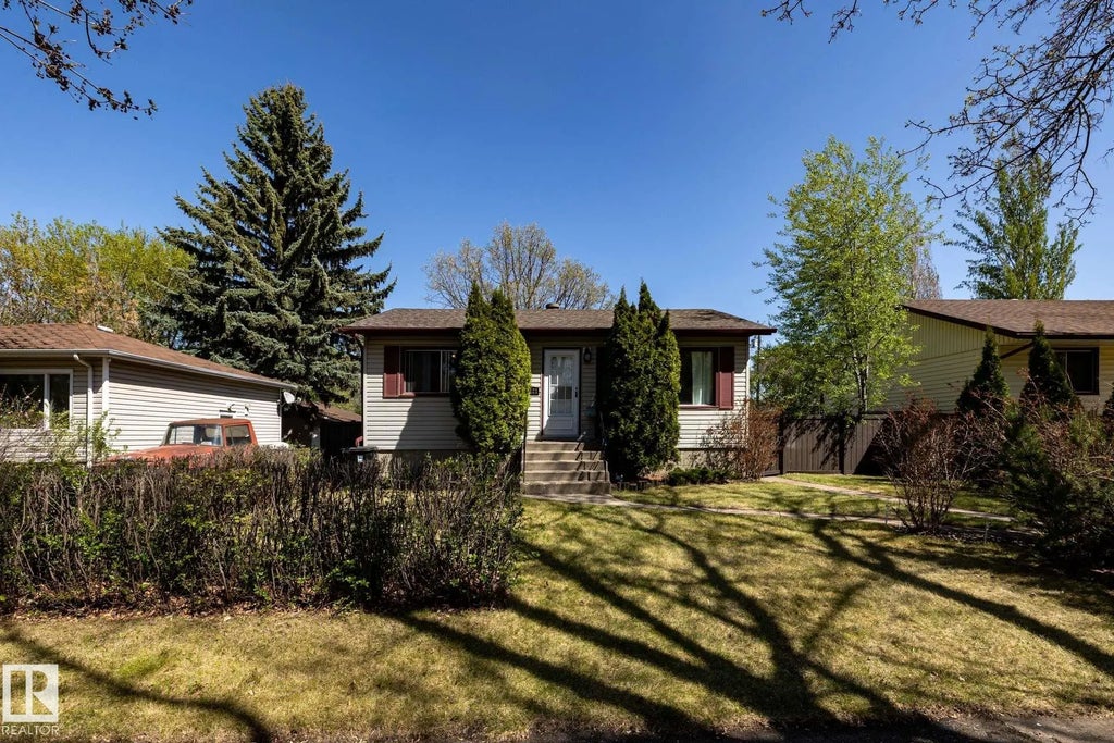 12121 39 Street, Edmonton