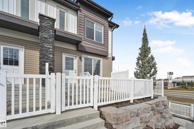 34 2215 24 Street Nw, Edmonton