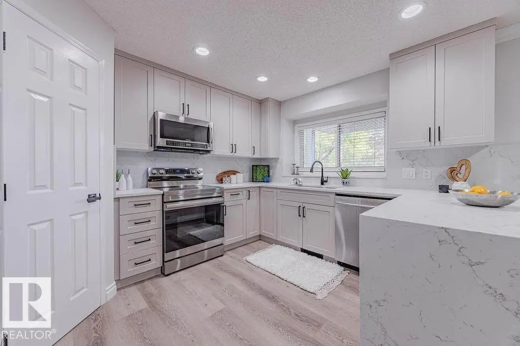 10 Oriole Court, St. Albert