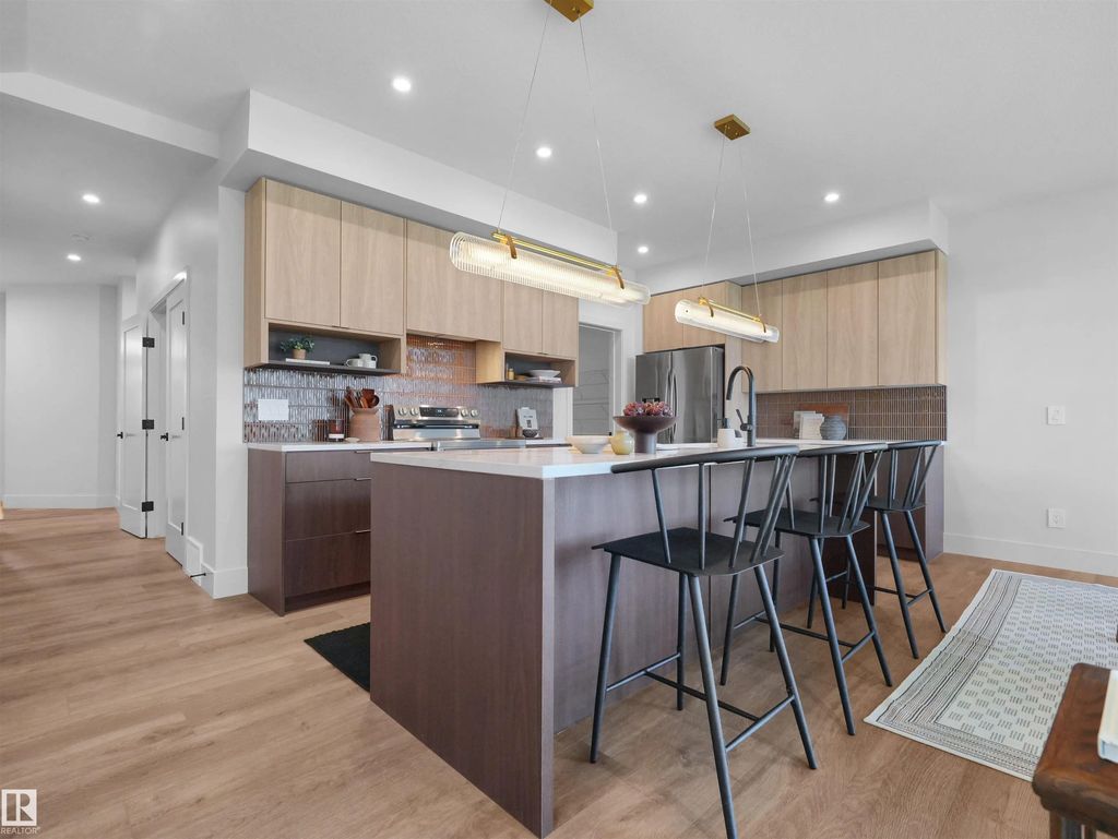 8295 Kiriak Loop, Edmonton