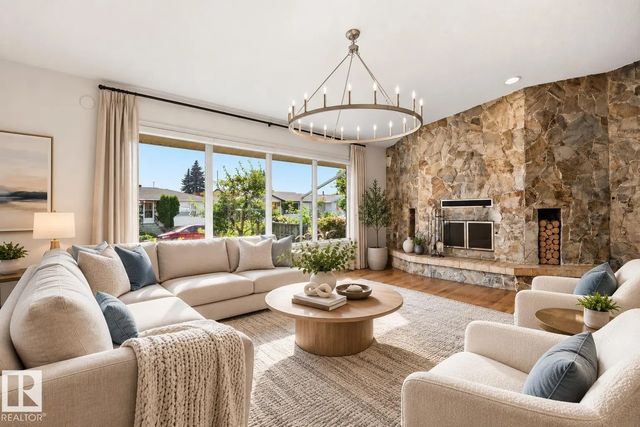 Single Family Home for Sale in Edmonton, AB